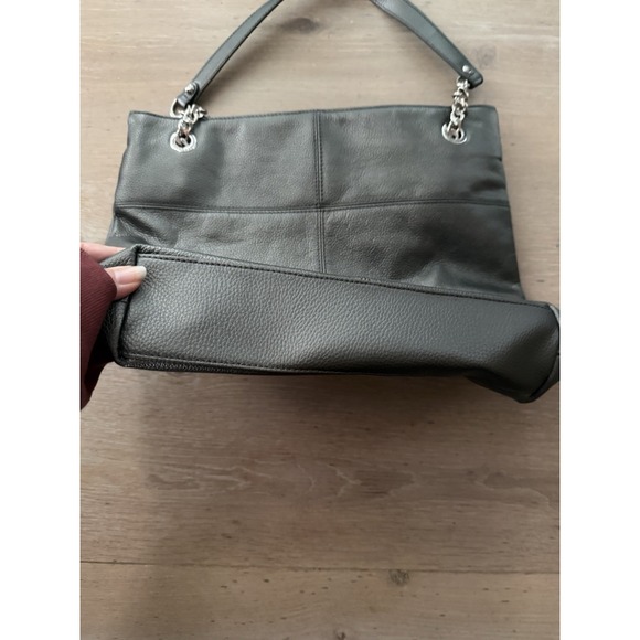 Tignanello Silver Metallic Leather Purse/Shoulder Bag ** See decription - Picture 3 of 12